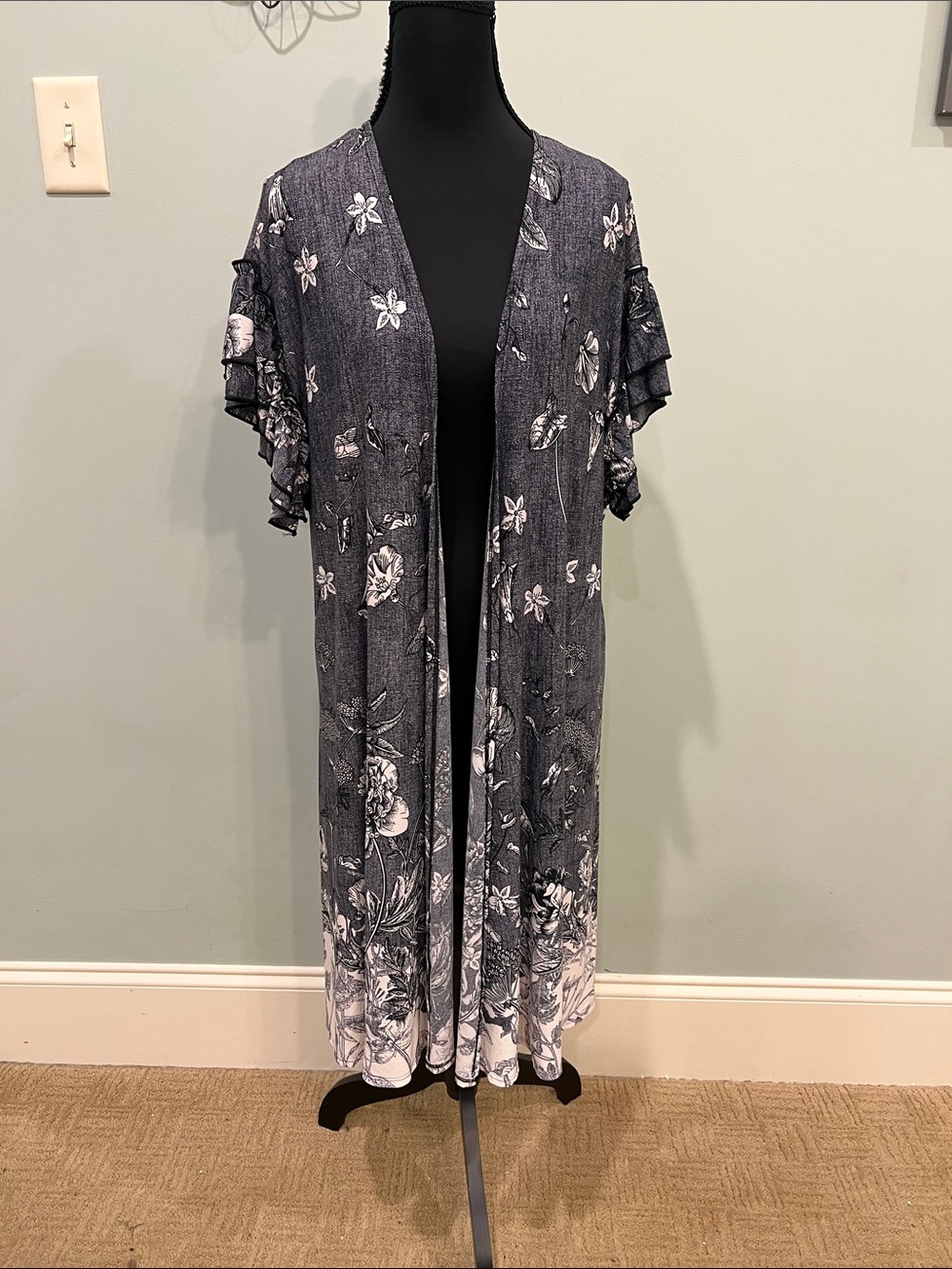 Cato Black and White Floral Open-Front Duster Kimono